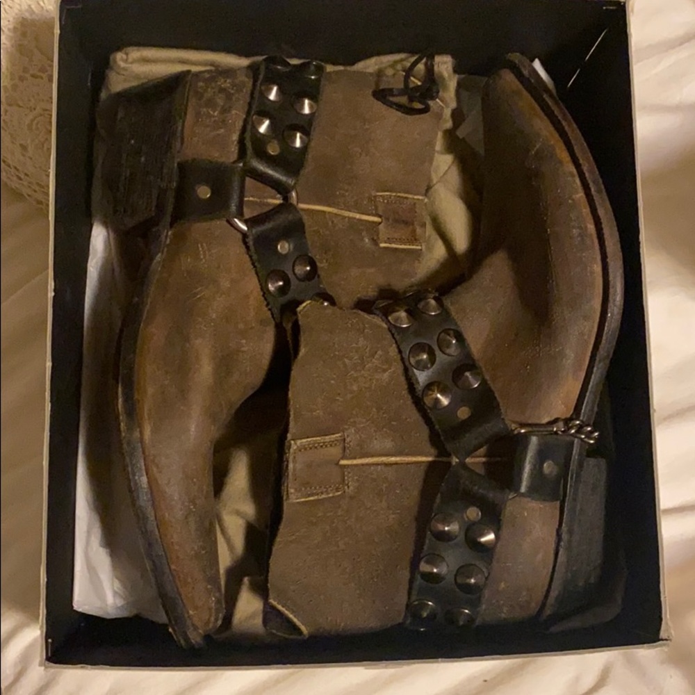 NWOT Golden Goose Boots Star Zip in Camel